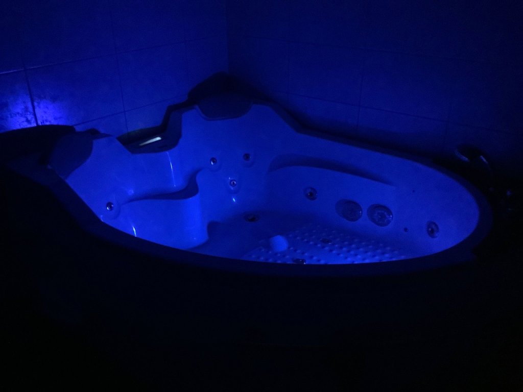 43ECD68C-E6C7-40BE-A7F3-0C53239A33FC